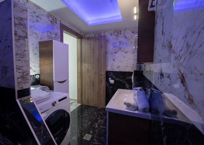 Luxe Suite, Achilles' Private Getaway